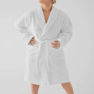 روب نسائي فندقي بلون أبيض
