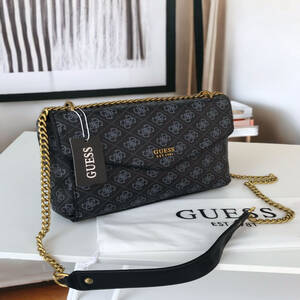 شنطة نسائية من ماركة جيس GUESS