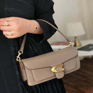 شنطة كوتش تابي بني شيك 20سم